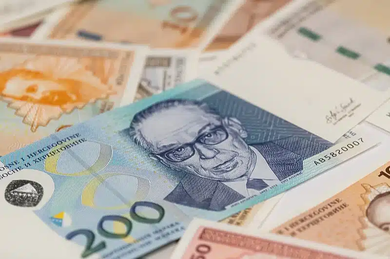 BiH in economic gap: salary growth, without growth in spending – what awaits us?
