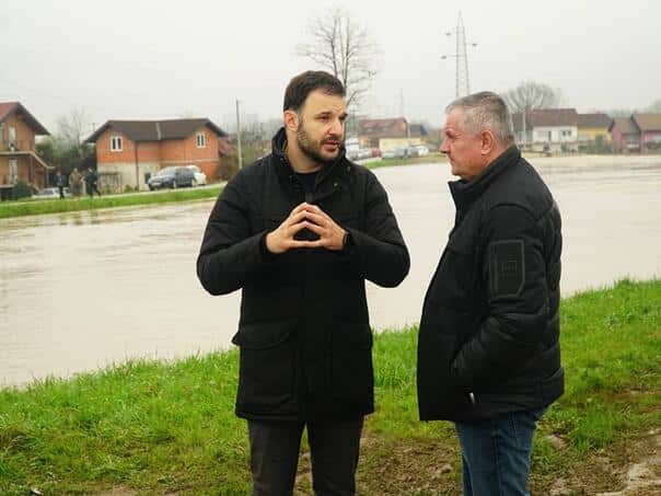 Criticism from the SDS to the Chief of Prijedor and Prime Minister RS: What are they afraid, so they are under the accompaniment of long pipes?