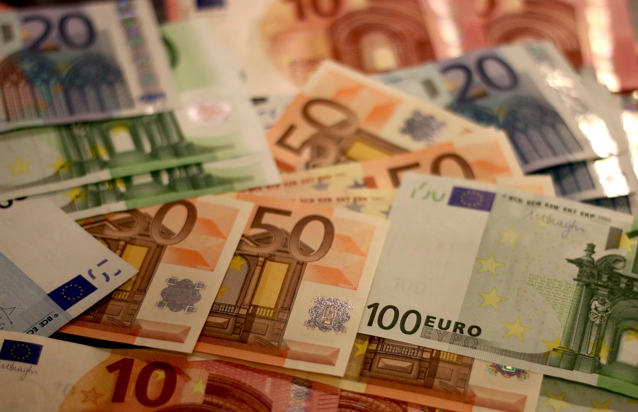 Worrying Report: As many as 38 per cent of EU citizens concerned that they will not be able to pay the bills