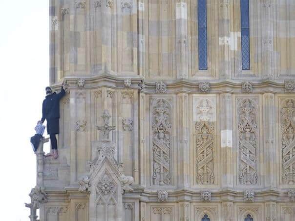 The man with the flag of Palestine climbed into the Westminster Palace