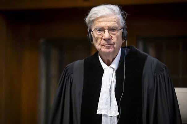 The most obvious Israeli lawyer: We are on the edge of the civil war