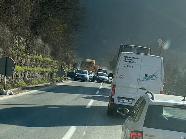 Traffic accident in Tunnel Vranduk, participated in four vehicles