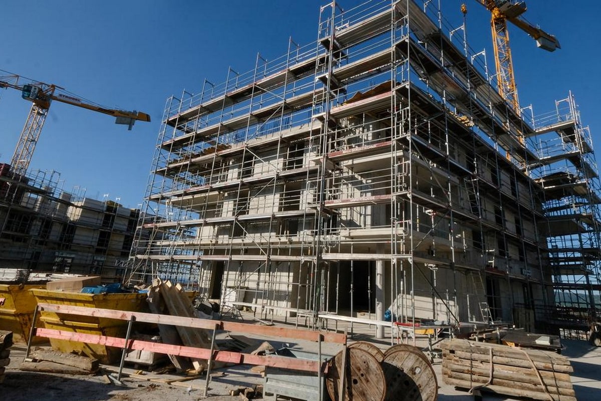 Germany takes 300,000 new apartments a year