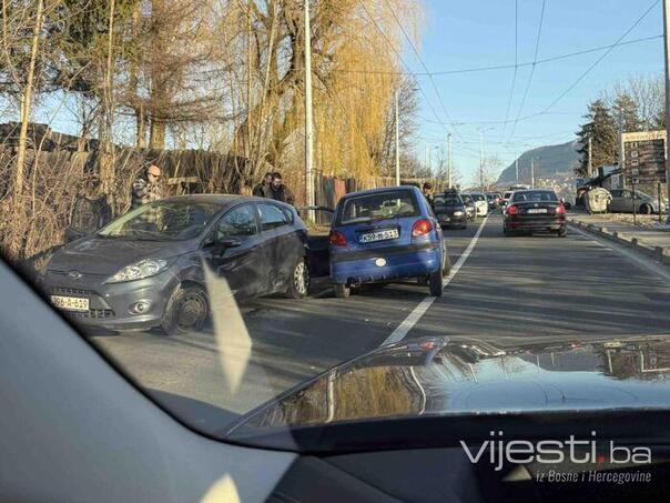 A collision on Koševo formed miles of crowds