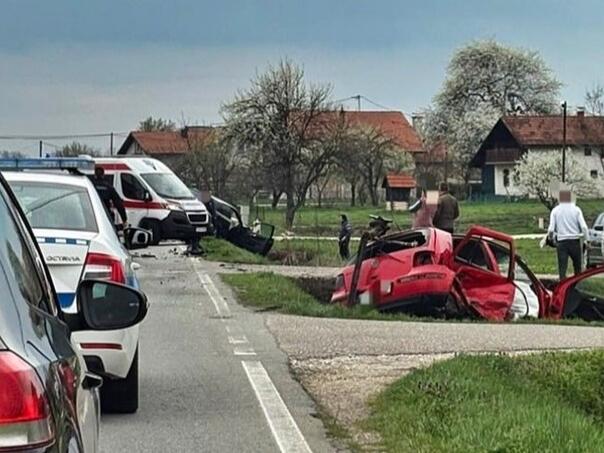 Severe carbon accident: Two persons transported to the hospital