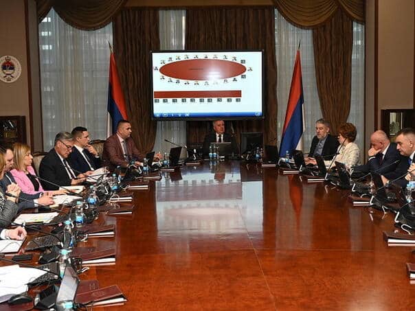 RS government adopted a set of laws on the increase in public sector salaries
