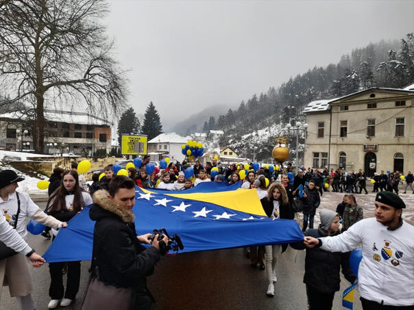 Government in Srebrenica did not provide permission for the children’s defile on the occasion of the Day of Independence of BiH