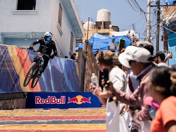 Vélez Nonprisitable in Red Bull Cerro Abajo Series: Third Crown for Colombian
