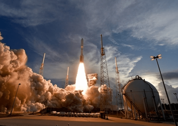 Amazon launched the first satellites as the competition with Male Starlink