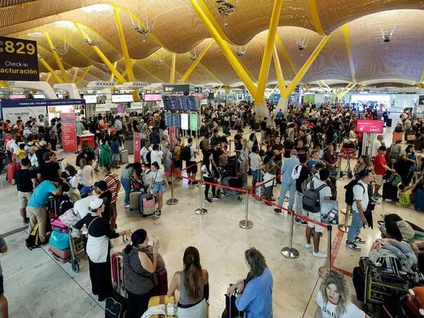 Airports in Madrid and Lisbon affected by the power outage, a large delay of flights