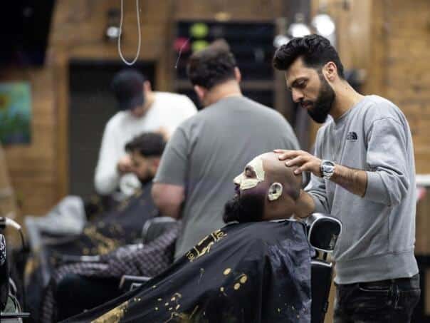 Razor in England are trained to become therapists