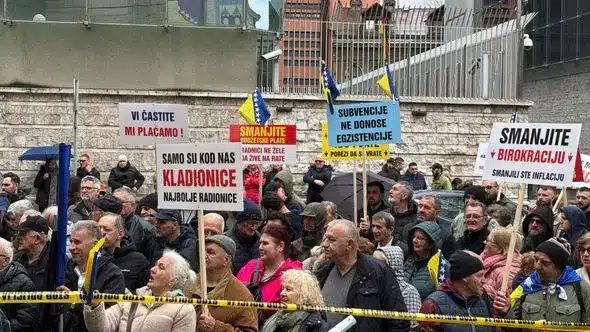 Citizens in the protest in front of the FBiH Parliament: The whole state is a large quarry