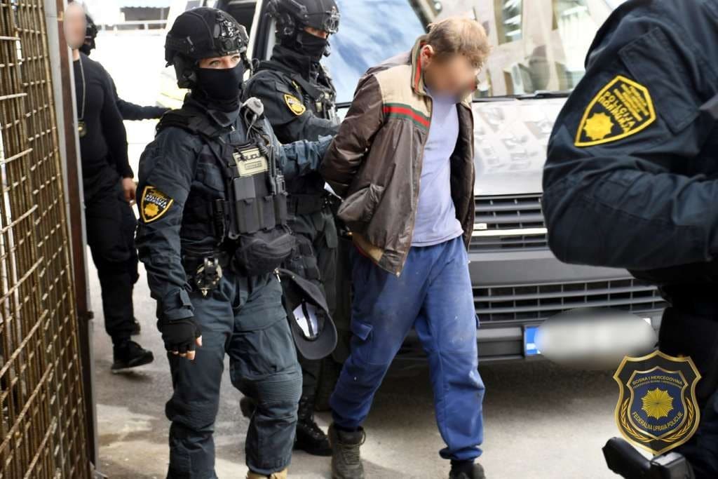 PHOTO: In Action ‘Domino’ Arrested Six Due to Migrant Smuggling, Money, Drugs and Weapons