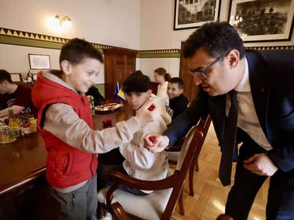 Mayor Puharić hosted the children of Children for children without parental care of Bjelava