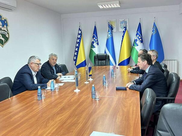 Hrnjić with Horvat on Agricultural and Water Management Projects