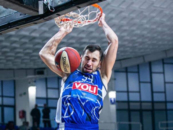 Kenan rocks in front of a big transfer, will he play the Euroleague?