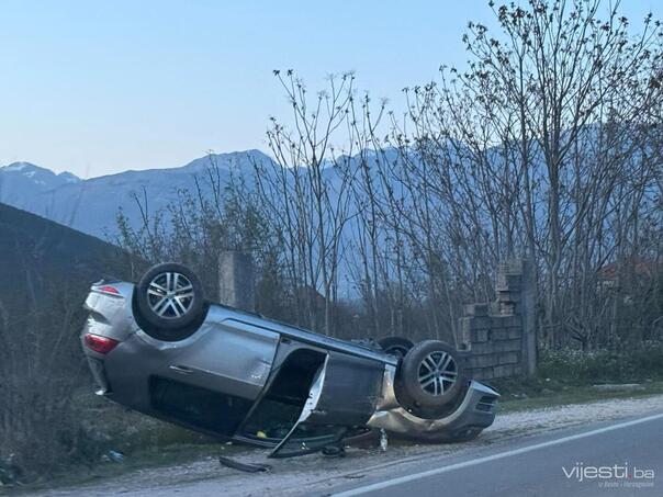 The car overturned the car with Mostar, the traffic slowed