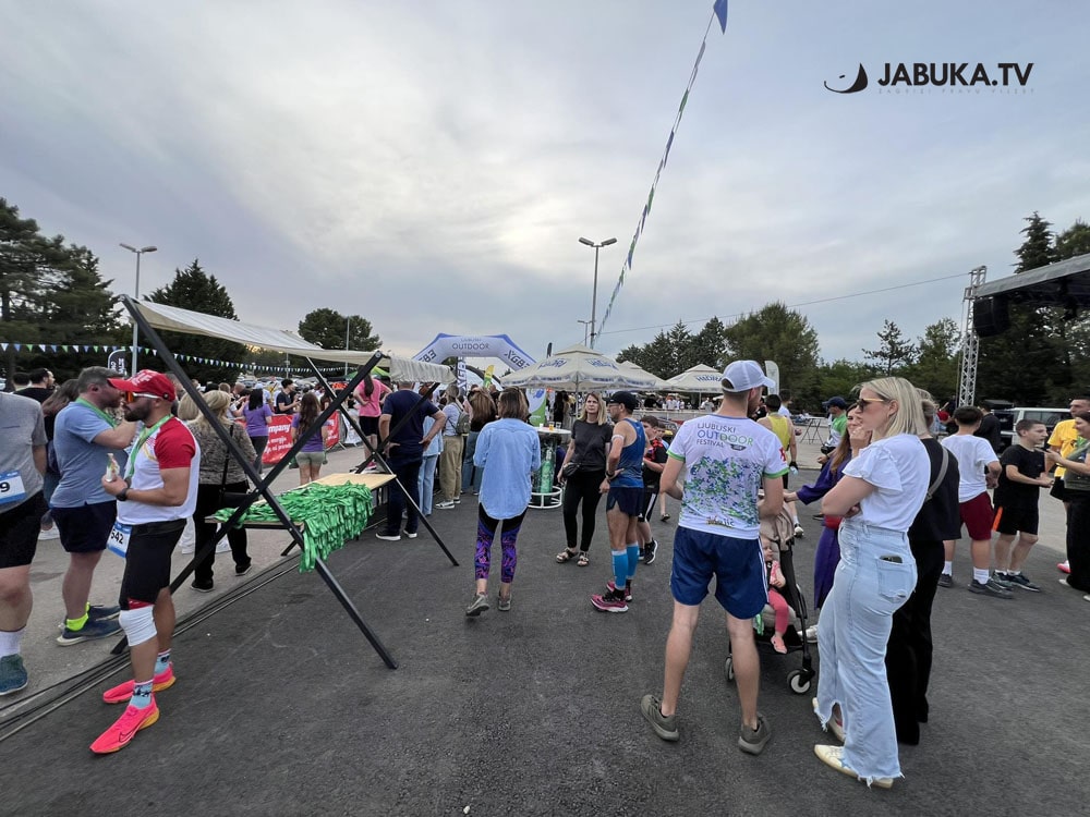 SARS and forbidden smoking on the fifth loved outdoor festival