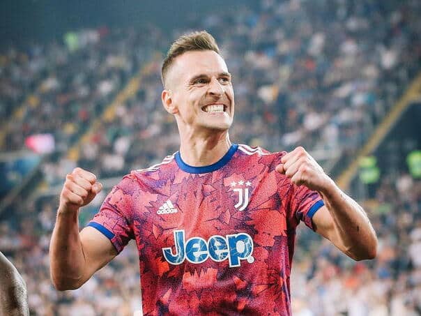 Milik signed a new contract with Juventus