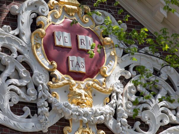 The Ministry threatens Harvard by abolishing the rights of foreign student enrollment