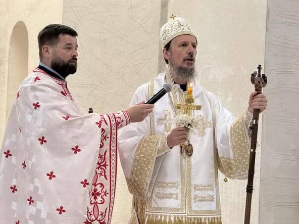 Metropolitan Dimitrije resurrection liturgy served in the collar church in Mostar