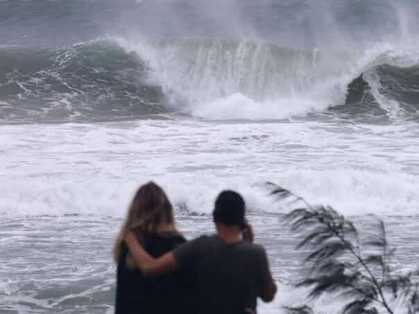 Huge waves in Australia, five people drowned, two disappeared