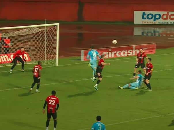 This is a penalty for which players of freedom left the match against the stomach