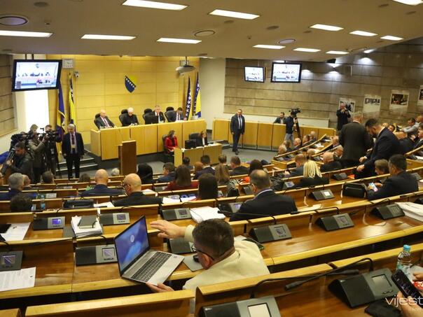 The FBiH Parliament Session began, a fierce controversy of government and opposition is expected