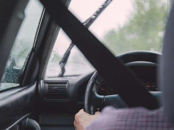 The old man (99) hid a traffic accident in a wide hill