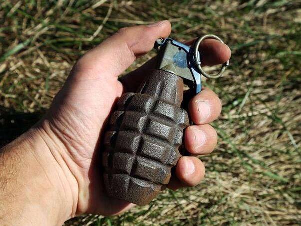 A hand grenade found in a wide hill, will be destroyed