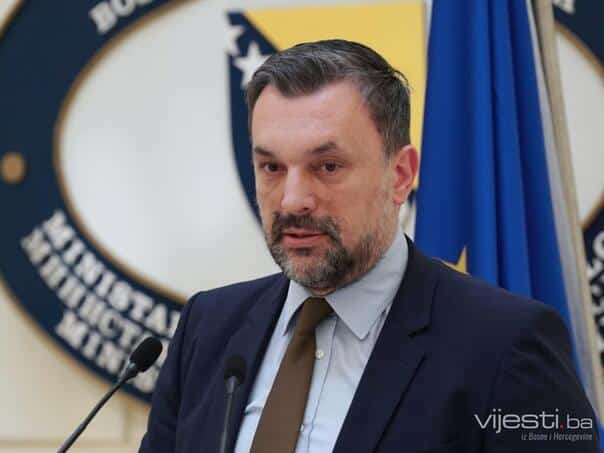 LIVE: Follow extraordinary address to Minister Konakovic