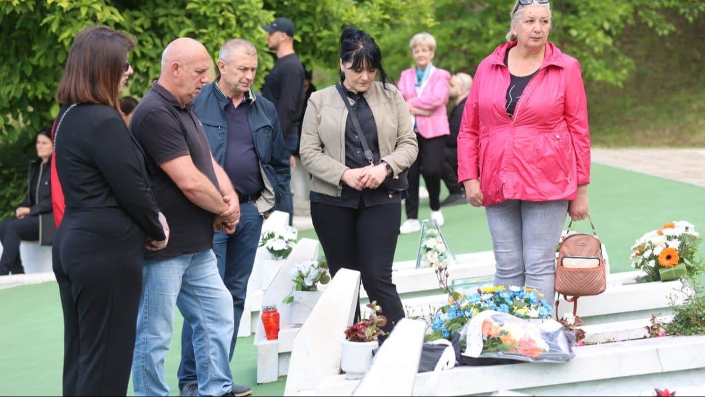 Sad memory: Laid flowers in aleja youth on salt spa