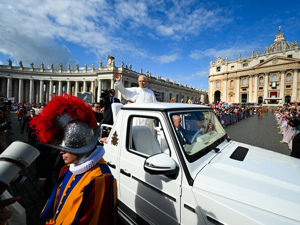 Papa Papomobile arrived at his inauguration