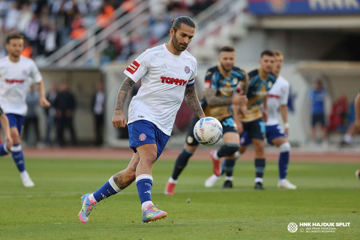 Hajduk celebrated against the river in Poljud, the champion decides in the back round