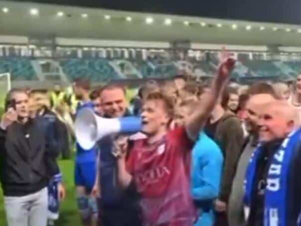 Adem Ljajic took the megaphone and took the song Rise Hamidovic: Europe, huh?