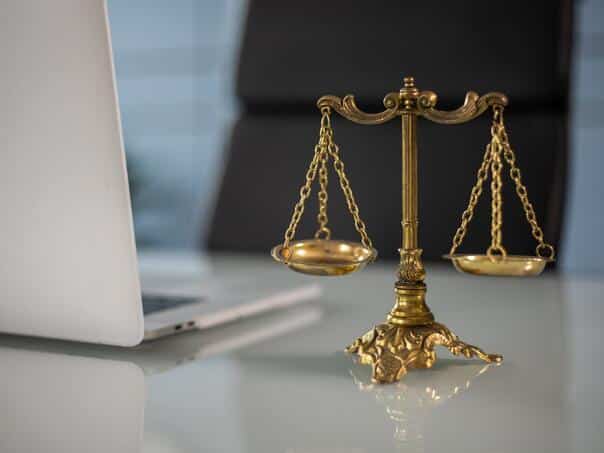 The lawyer was accused of damaging clients for about 150,000 KM
