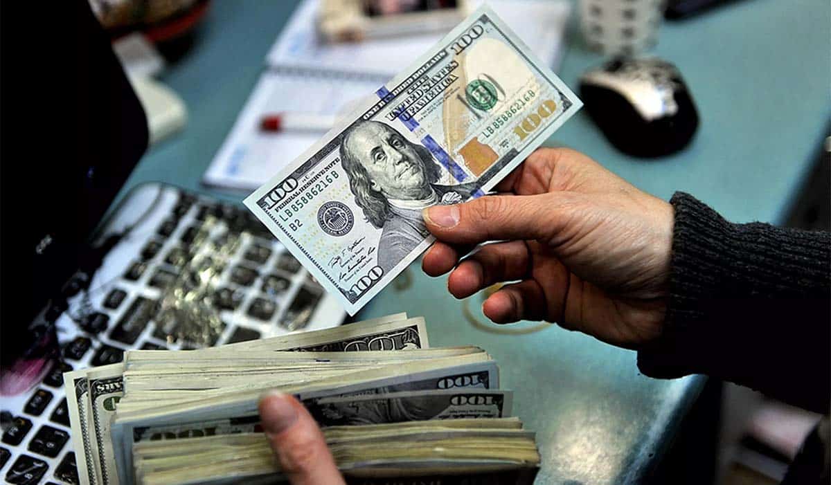 Dollar value fell sharply after reducing US credit rating