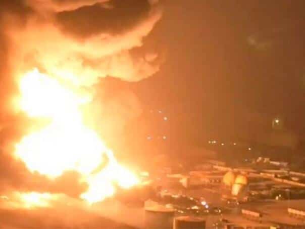 Israel massively bombed Yemen: Destroyed Luka Hodeidah, 48 missiles fired