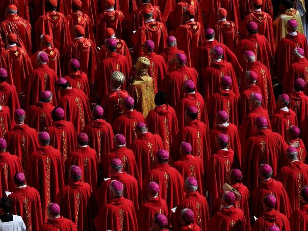 Conservative Catholics in the fight for the new Pope: Pressures, lobbying and digital campaign