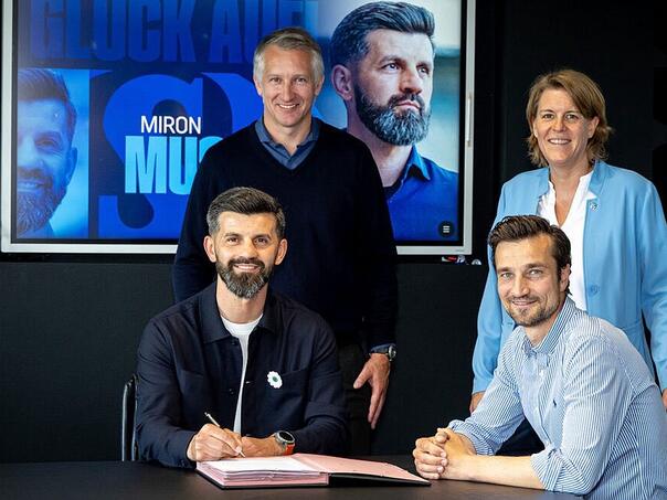 Miron Muslić took over German giants, to signature came with the Srebrenica flower