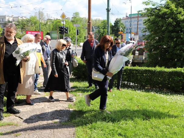 Municipal Municipal Municipality marked with honors of honors of died fighters and civilians