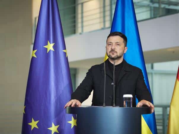 Green emergently returned from Berlin to Kiev for threatening to Russian offensive