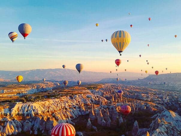 Balloons on hot air crashed in Turkey: one person died