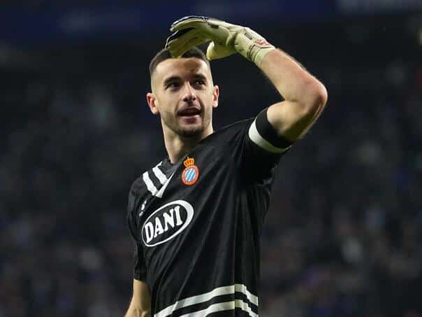 Barcelona brought a new goalkeeper from the city rival