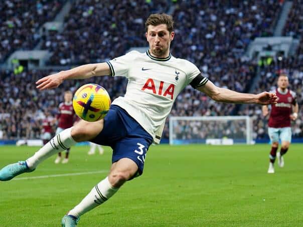 Ben Davies extended the contract with Tottenham until 2026.