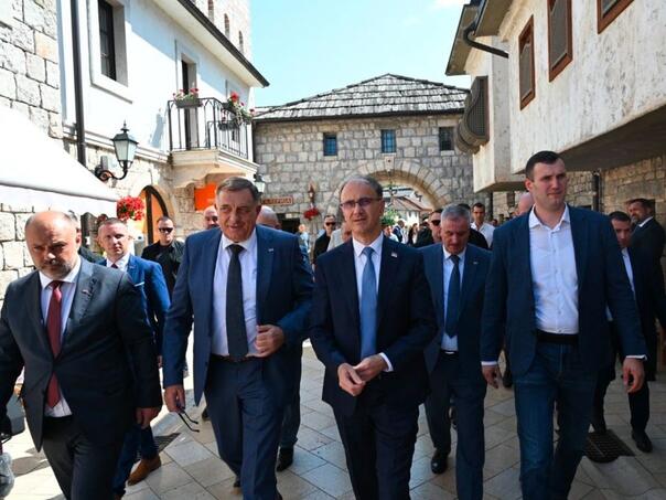 Dodik fugitive walks with Visegrad with great security measures