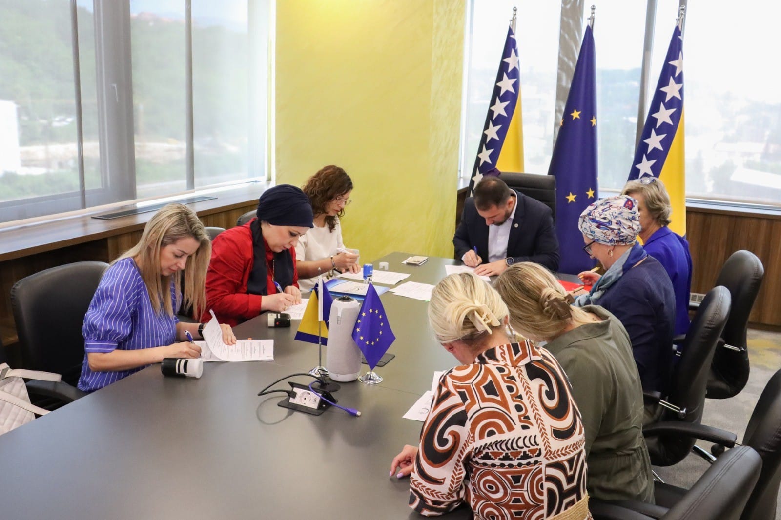 Minister Delic announces new standards for the work of safe houses: A million marks for the safety and dignity of victims