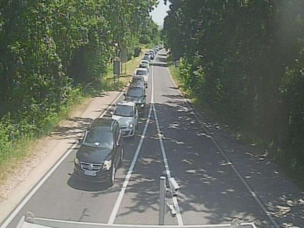 Long vehicle columns on five border crossings at the exit from BiH
