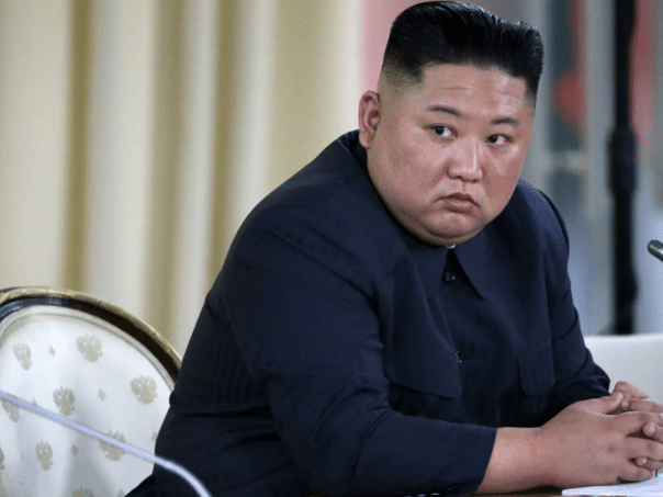 Kim Jong UN sends deminers and construction workers in the coat field