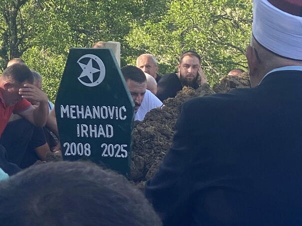 Burial and Klanjan Jennazi Mladom Irhadu Mehanović